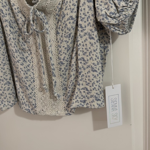 New Blouse XL crop top - Picture 3 of 5